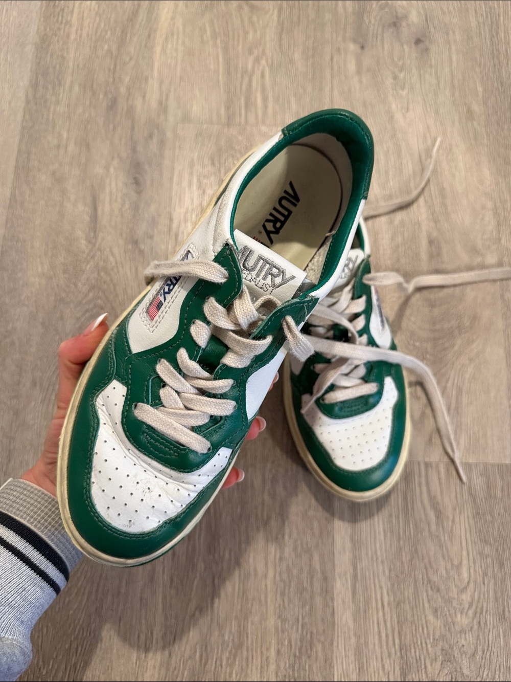 Autry medalist low bicolor unisex Green & White Classic Trainer Sneakers Sz 38